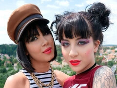 Rit, Fafanje, Medrasni seks, Spodnje perilo, Orgija, Obrito, Najstnice, Joške