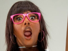 Χοντρή γυναίκα, Μεγάλος κώλος, Γυαλιά, Φιλί, Λεσβία, Γλείψιμο, Αυνανισμός, Τατουάζ