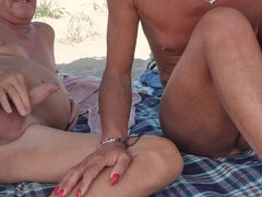 Pijpbeurt, Brits, Stel, Ondergoed, Masturbatie, Rijpe lesbienne, Openbaar, Webcamera