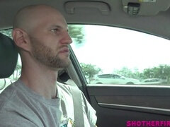 Monumentális dákó, Latin lány