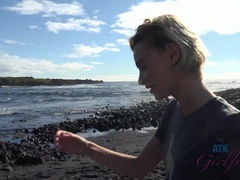 Plage, Doigter, Petite amie, Orgasme, Pov, Mamelons bombés, Adolescente, Mouillée