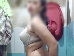 Veľký zadok, Veľké kozy, Bikini, Brunetka, Macaté, Indonézsky, Sprcha, Sólo