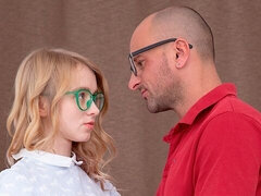 Amateur, Verga grande, Mamada, Estilo perrito, Vestido, Corridas faciales, Secretaria, Adolescente