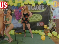 Aziatisch, Zwart, Bruinharig, Handbeurt, Hd, Zoenen, Realiteit, Speelgoed