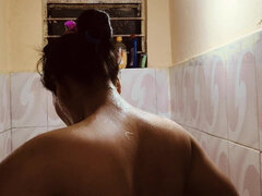 18 ans, Amateur, Salle de bains, Indienne, Solo, Adolescente, Épouse