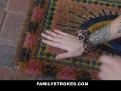 Μεγάλα βυζιά, Μελαχροινή, Βυζαρού, Πούτσος, Σκληρό, Ο γιος, Ταμπού, Θειοσ