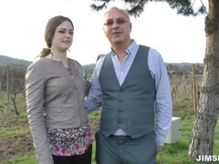 Брюнетки, Секс без цензуры, Чулки, Под юбкой