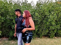 Traseiro, Mulher linda e grande, Peitos grandes, Jato de porra, Indianoa, Maduroa, Ao ar livre cartaz de rua outdoor, Tetas