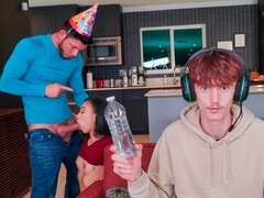 Κώλος, Πίπα, Μελαχροινή, Σε στάση σκύλου στα τέσσερα, Έφηβος, Βυζιά