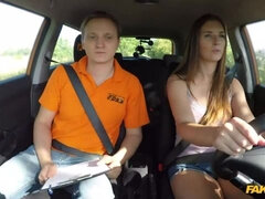 Cul, Blonde, Sucer une bite, Voiture, En levrette, De plein air, Rasée, Adolescente