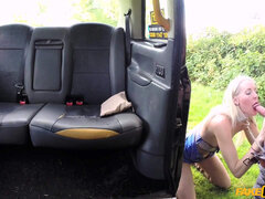 Veľké péro, Blondína, Prstovanie, Výprask, Pička, Sprcha, Vychudnutá, Teenka