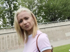 Amateur, Blonde, Queue, Fille latino, Argent, De plein air, Pov, Public