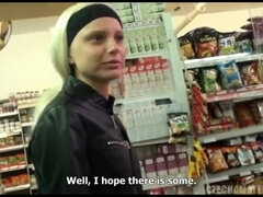 Amateur, Blonde, Voiture, Pov, Public, Rasée, Adolescente, Plan cul à trois