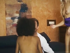 Schönheit, Blasen, Vollbusig, Süss, Kehlenfick, Schwanz, Hd, Flotter dreier