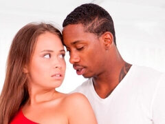 Anal, Grosse bite, En levrette, Interracial, Seins naturels, Rasée, Adolescente, Nénés