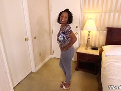 Amatööri, Iso perse, Iso kulli, Isot tissit, Rintava, Tumma, Vanhempi, Luonnolliset tissit