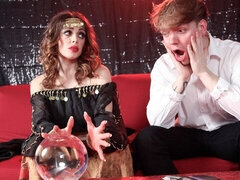 Gros cul, Grosse bite, Sucer une bite, Brunette brune, Fille latino, Mère que j'aimerais baiser, Cheveux courts, Nénés