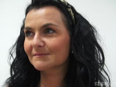 큰 엉덩이, 흑인, 체코인, 밀프, 자연의 가슴