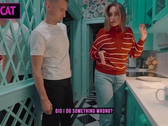 Velika rit, Velike joške, Fafanje, Busty, Služkinja, Milf, Naravne joške, V uniformi