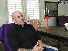 Grosser arsch, Braunhaarige, Kleid, Freundin, Natürlichen titten, Nippel, Party, Eng