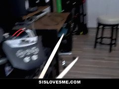 Hot sista Vivian Taylor lets thick stepbro plays with her curvy figure