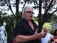 Enthousiasteling, Anaal, Bruinharig, Frans, Rijpe lesbienne, Moeder die ik wil neuken, Buiten, Openbaar